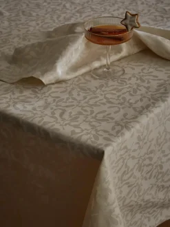 Westwing Collection Tischdecke Hollyn mit winterlichem Motiv