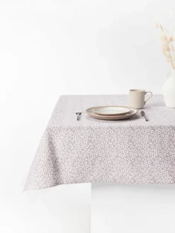Lene Bjerre Tischdecke Liberte mit Blumenmuster