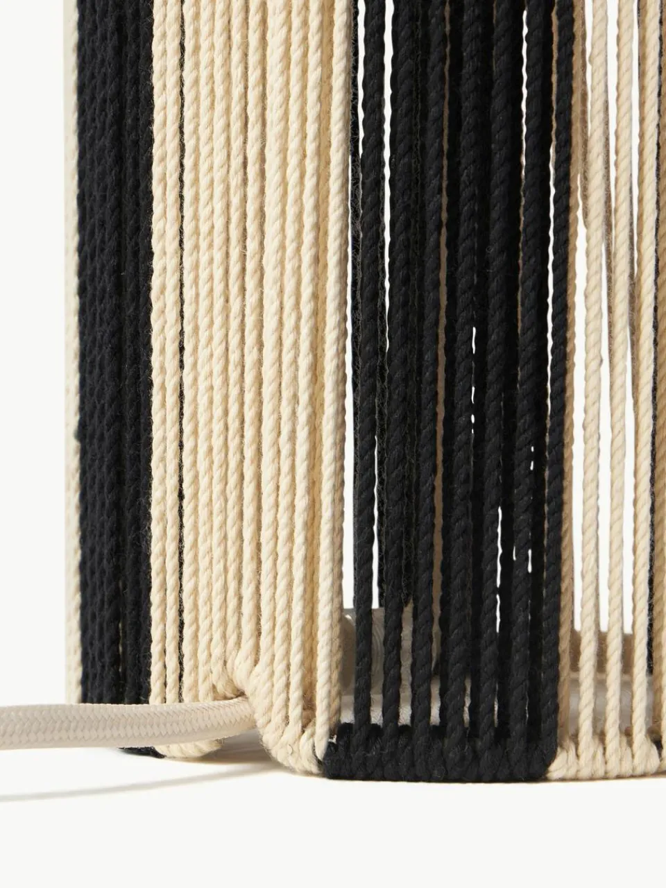 Westwing Collection Tischlampe Lace aus Leinenfäden