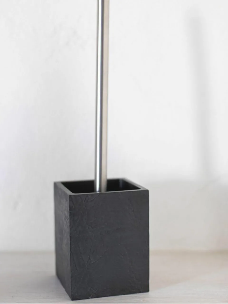 Andrea House Toilettenbürste Slate in Schiefer-Optik