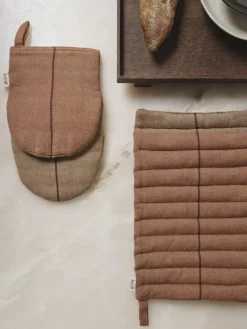 ferm LIVING Topflappen Ito aus Bio-Baumwolle, 2 Stück