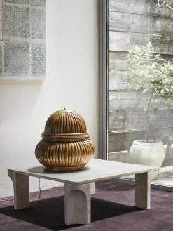 GUBI Travertin-Couchtisch Doric, B 80 cm