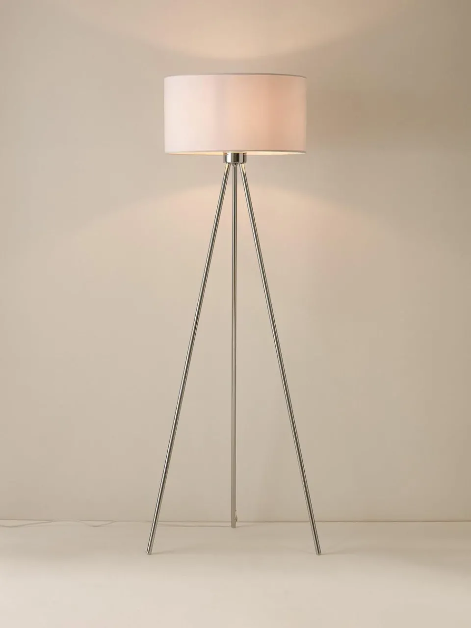 Westwing Collection Tripod Stehlampe Cella mit Stoffschirm