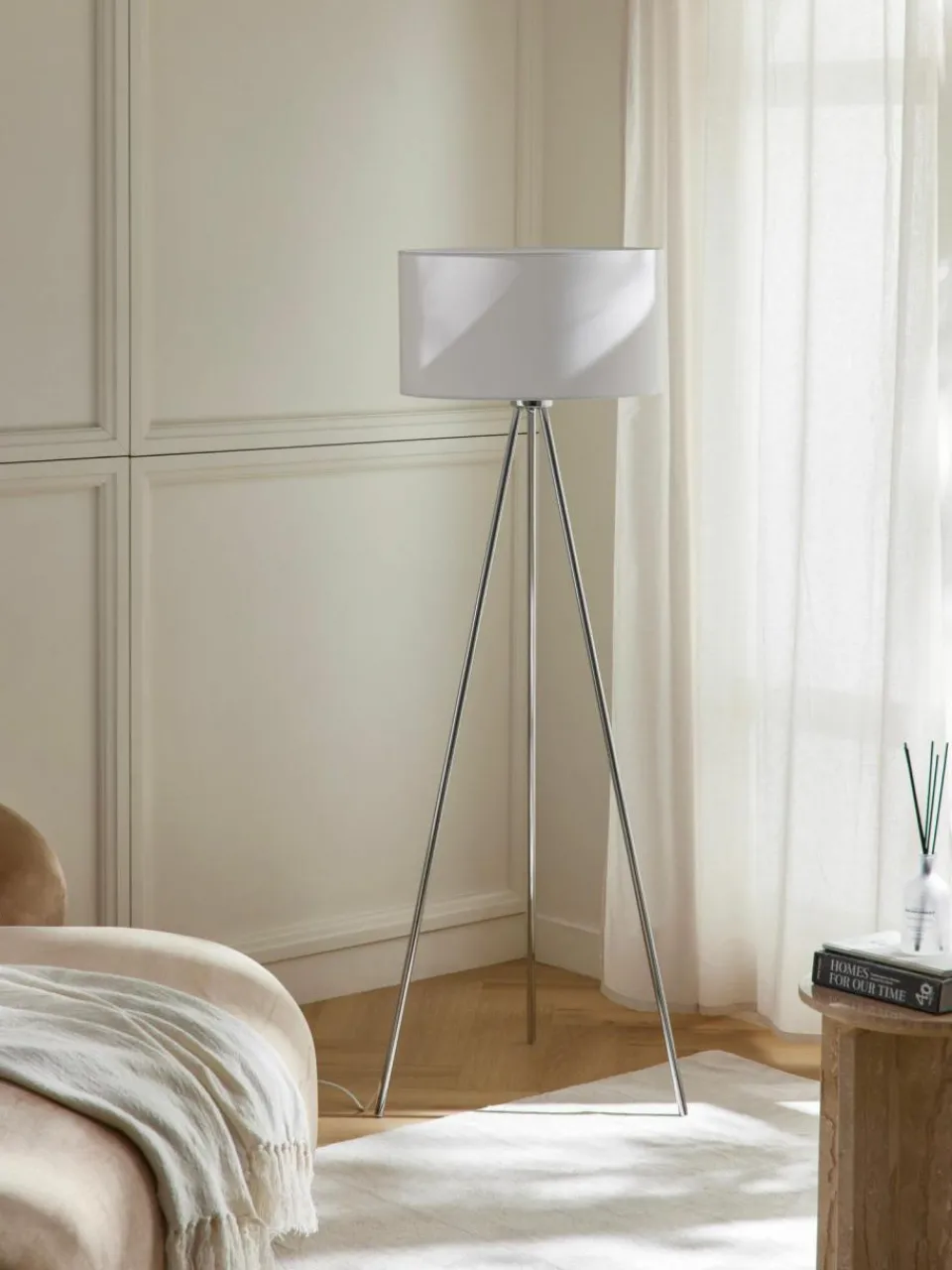 Westwing Collection Tripod Stehlampe Cella mit Stoffschirm