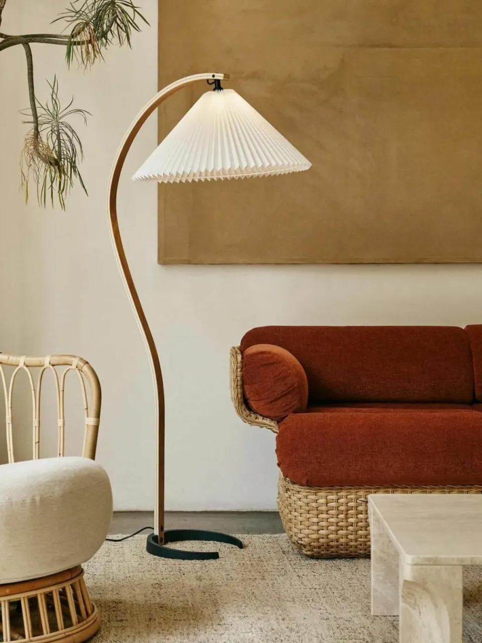 GUBI Verstellbare Stehlampe Timberline