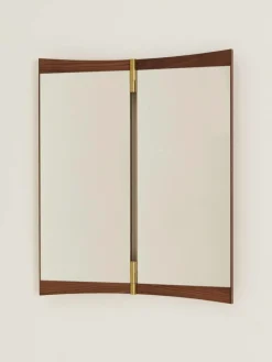 GUBI Verstellbarer Wandspiegel Vanity