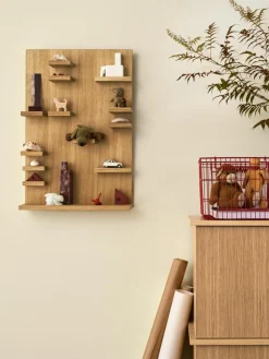 ferm LIVING Wandregal Parade aus Eichenholz