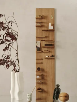 ferm LIVING Wandregal Parade aus Eichenholz