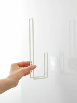 Yamazaki Wand-Toilettenpapierhalter Tower mit Klebehaken
