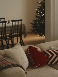 Westwing Collection Weihnachtsbaum-Dekokissen Ziva aus Samt
