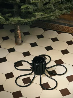 ferm LIVING Weihnachtsbaumständer Flake