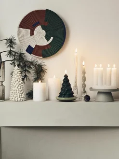 Broste Copenhagen Weihnachtskerze Pinus in Tannenbaumform