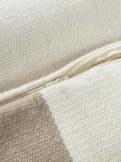 Westwing Collection Woll-Kissenhülle Aylin mit abstrakter Verzierung