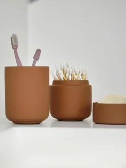 Zone Denmark Zahnputzbecher Ume mit Soft-Touch-Oberfläche
