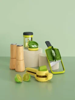 Joseph Joseph Zitronenpresse JuiceMax aus Kunststoff