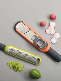 Joseph Joseph Zitrusreibe Handi-Zest mit Miniwischer
